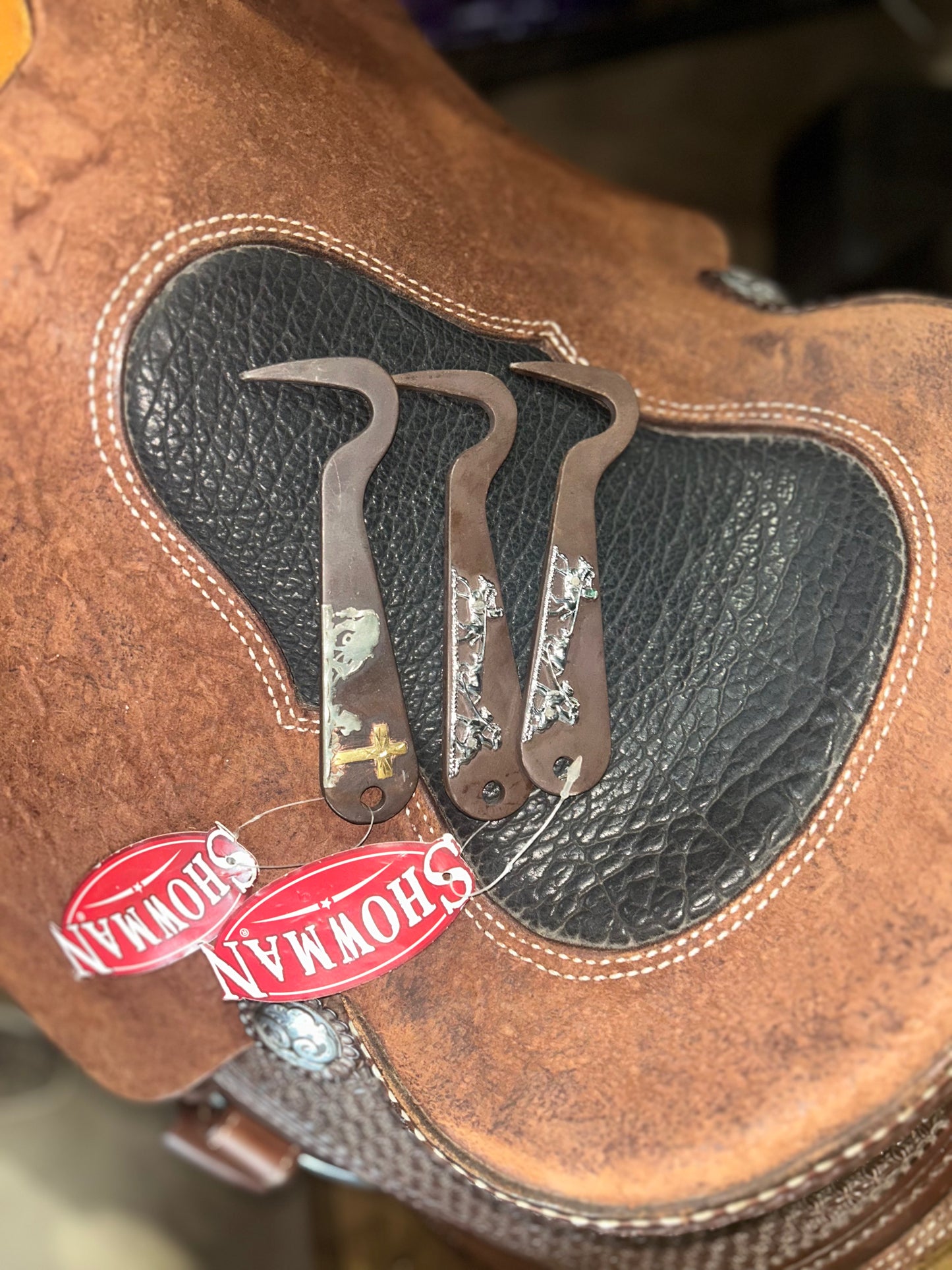 Metal Hoof Pick With Design