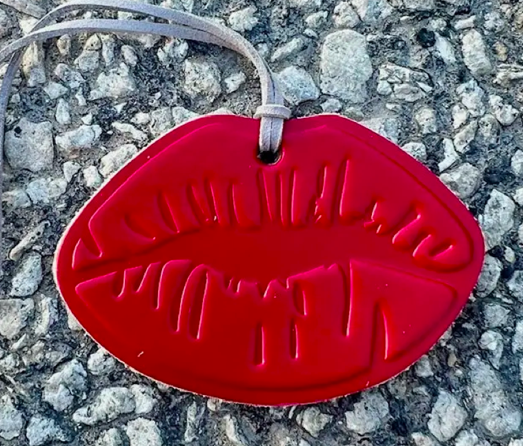 Red Lips Air Flair- Strawberry Leather