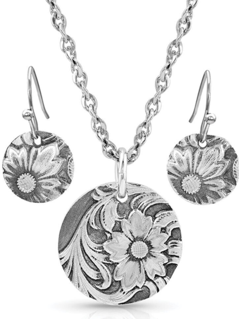Art of the Buckle Jewelry Set