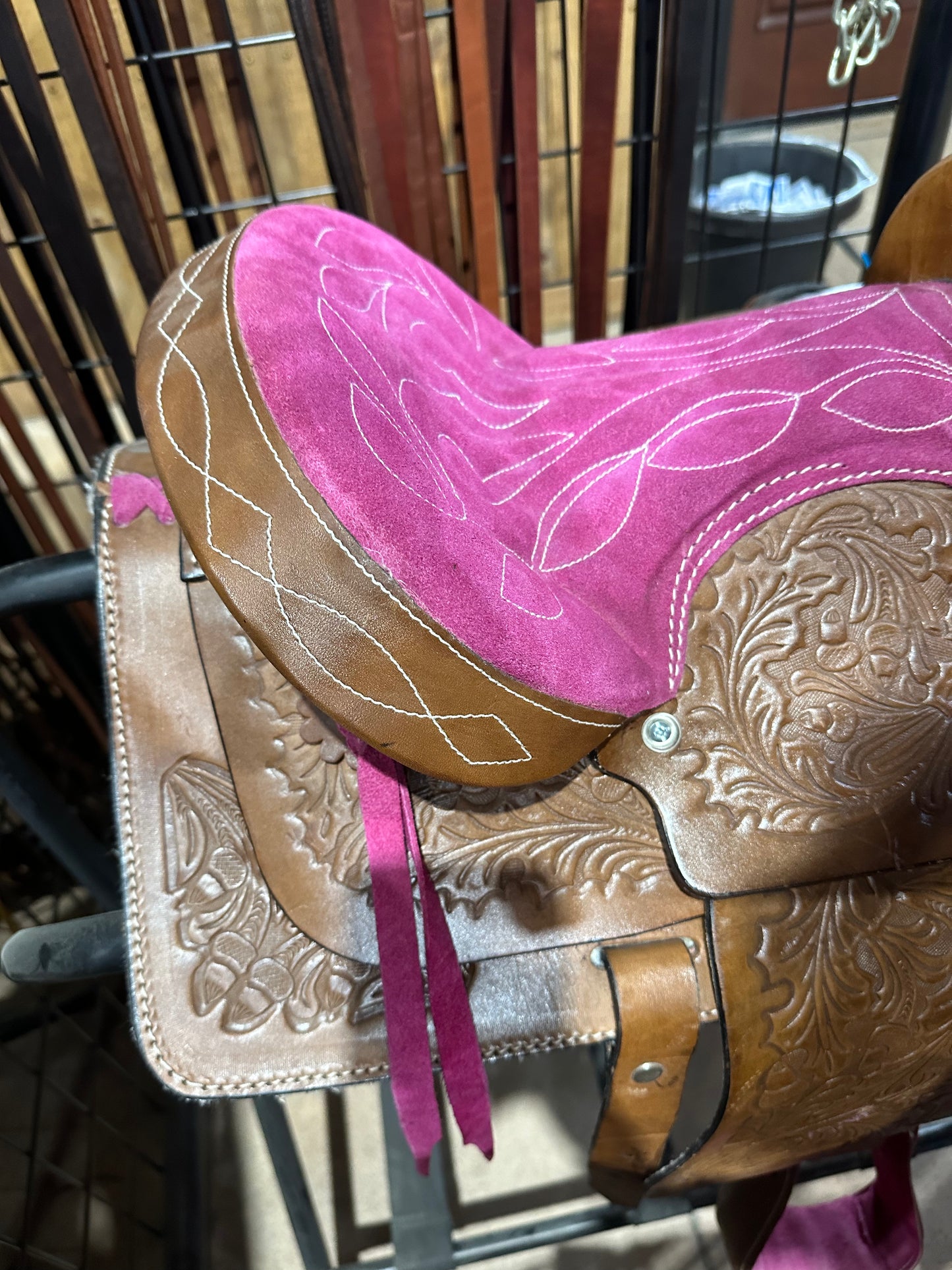 Youth Pink Saddle