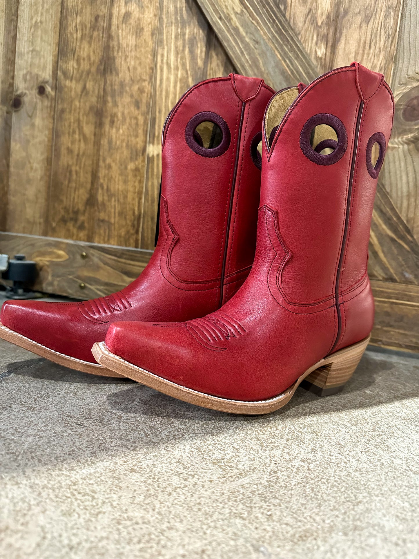 Black Star Matador in Cherry