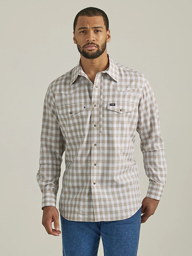 Men’s Wrangler Performance Snap Long Sleeve Plaid Shirt in Desert Taupe