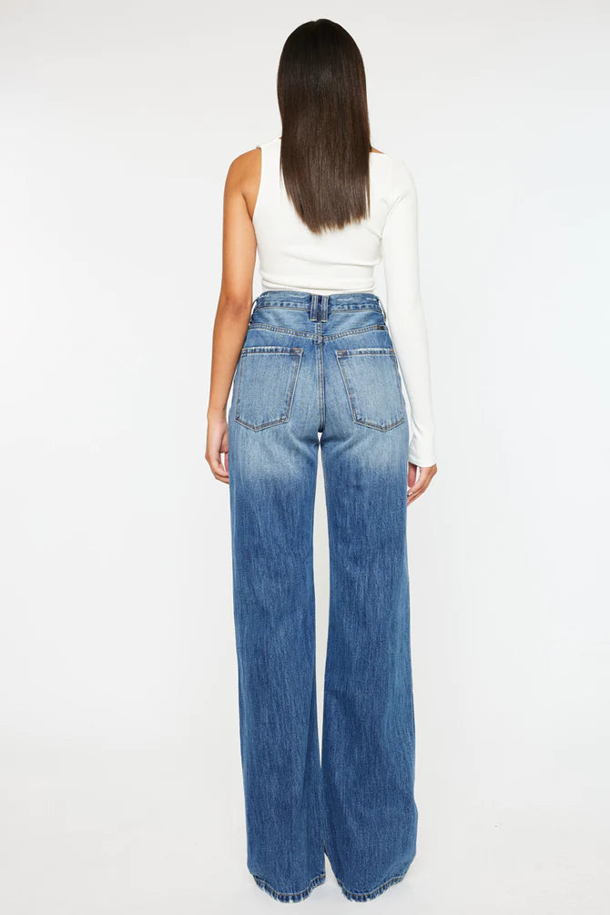 Ariena Ultra High Rise 90's Flare Jeans