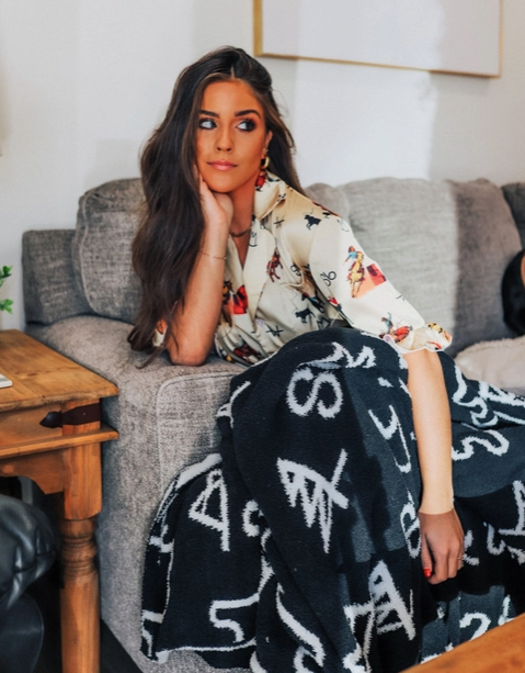 Softest-Stretchiest-Punchiest-Throw Blankets